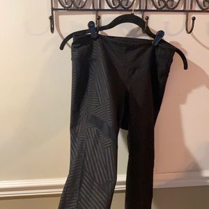 Medium 3/4 length leggings